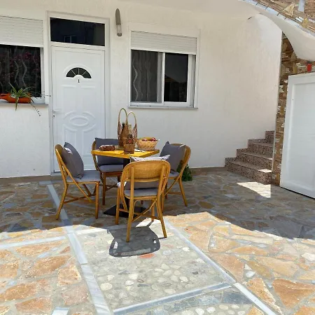 Jona Appartement Himare