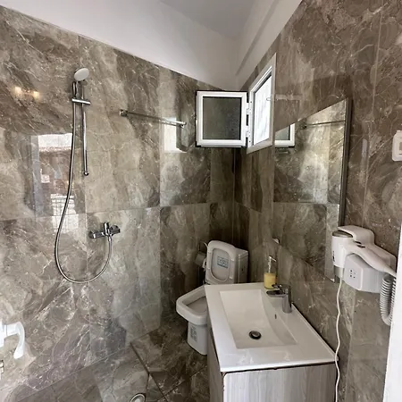 Jona Appartement Himare