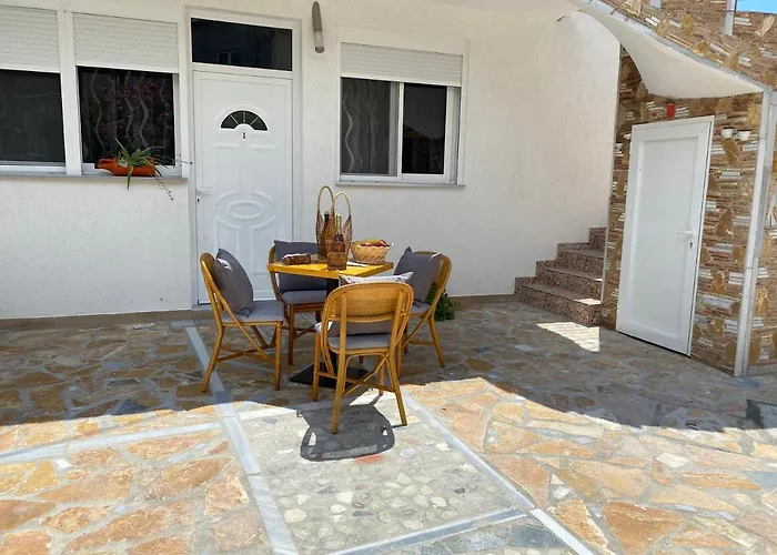 Jona Apartamento Himarë